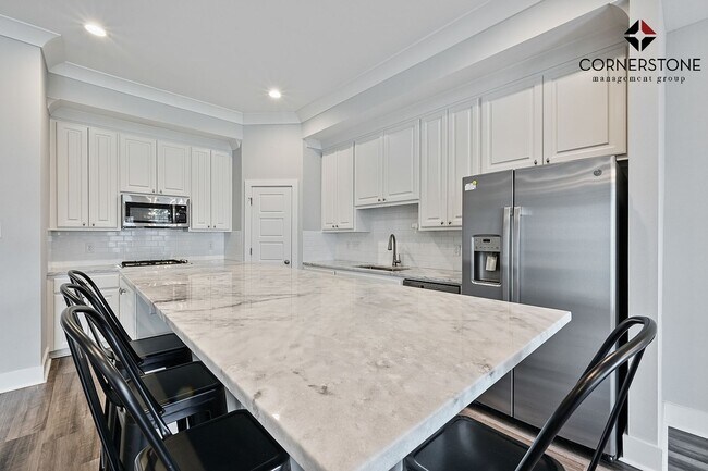 Building Photo - 4 Bedroom in a Gated Community