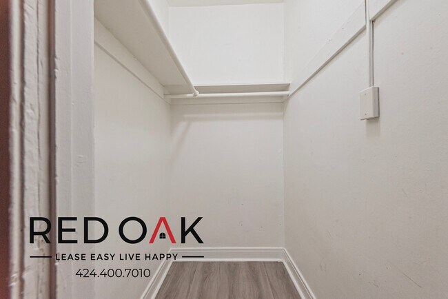 Building Photo - 687 Shatto Pl