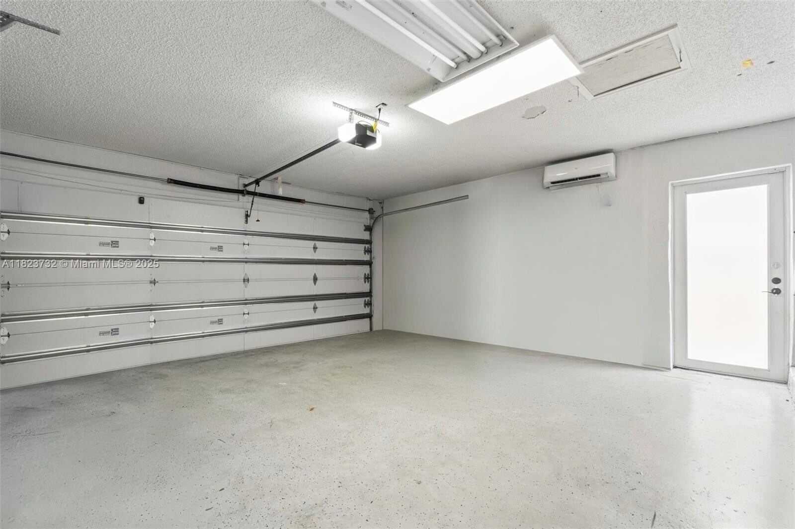 Building Photo - 13425 SW 91st Ter