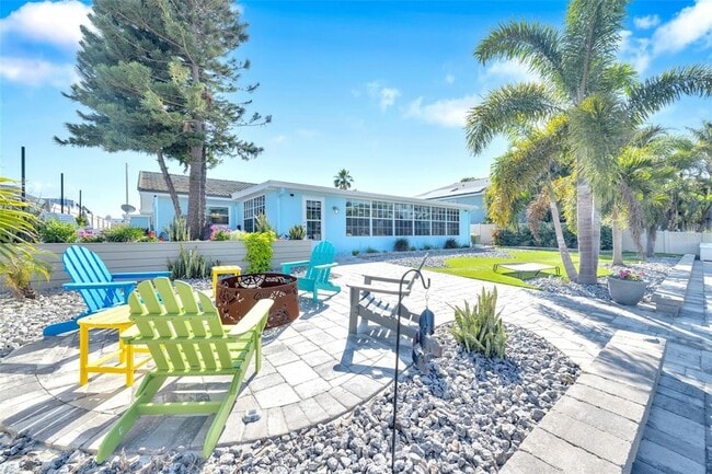 Building Photo - 1015 Spindle Palm Way