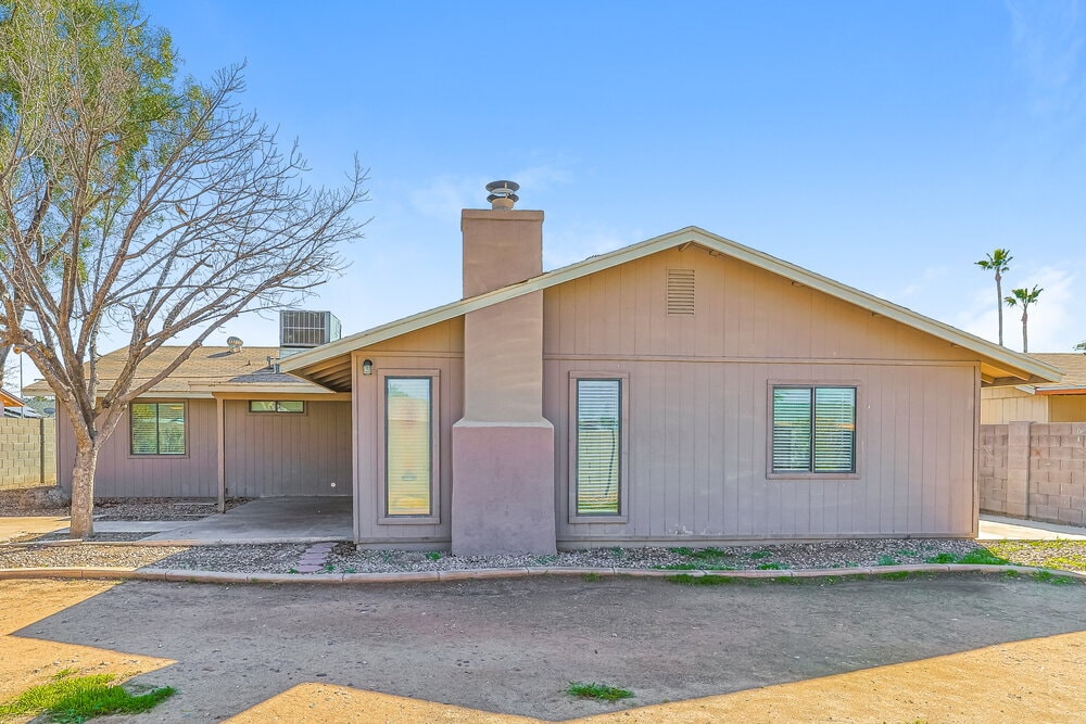 Building Photo - 728 W El Prado Rd