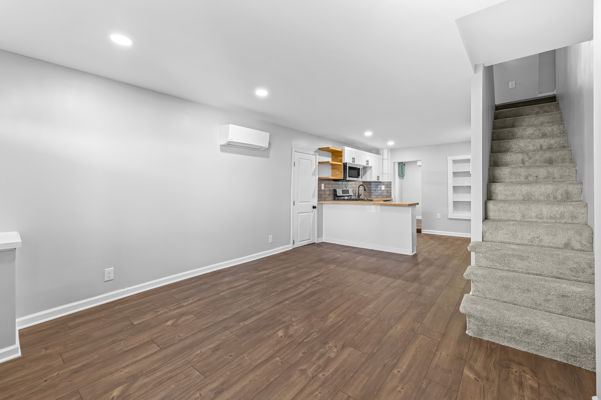 Building Photo - 1101 W 38th St