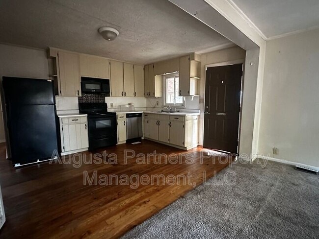 Building Photo - 3219 Alpine Rd