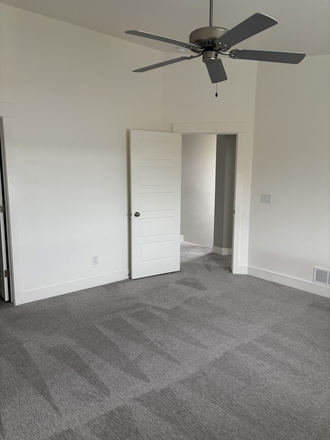 Building Photo - 3420 E Guila Dr