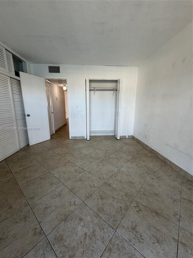 Building Photo - 7917 West Dr