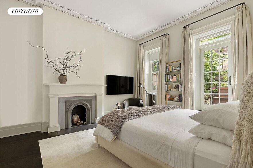 Building Photo - 29 Bethune St