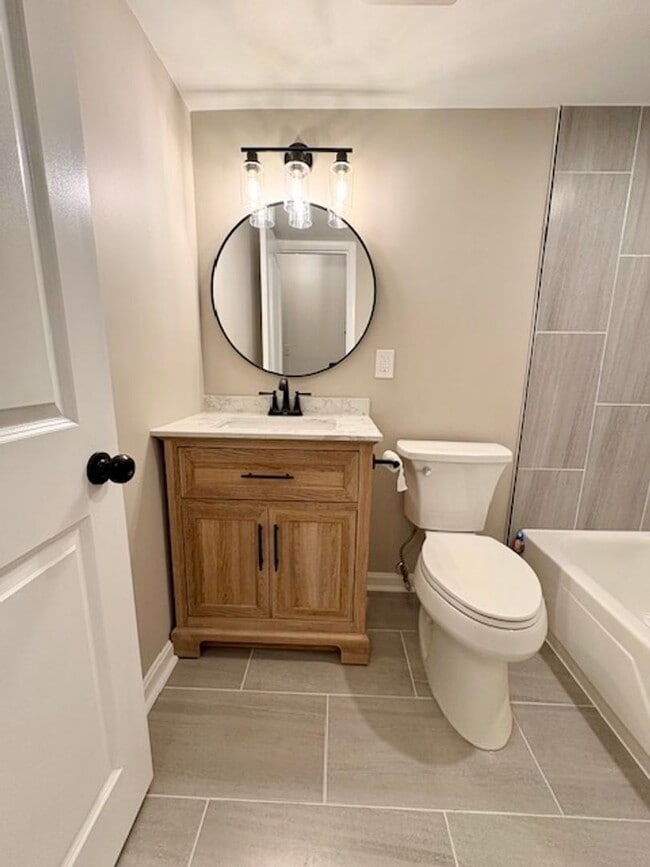 Building Photo - 2109 Greenery Ln