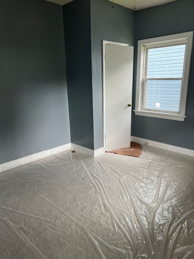 Building Photo - 702 Northside Ave