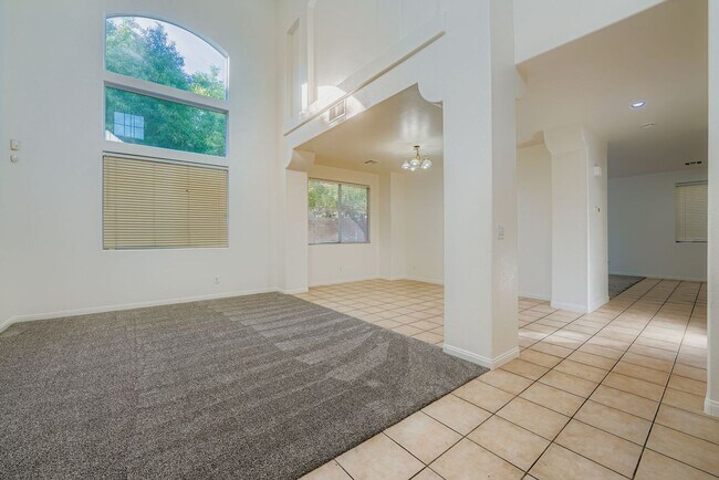 Building Photo - Newly remodeled 4 bedroom home!