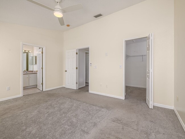 Building Photo - Riverview Townhome