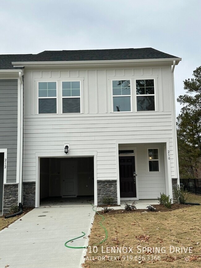 Building Photo - 210 Lennox Spring Dr