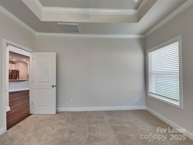 Building Photo - 168 Queenshall Rd