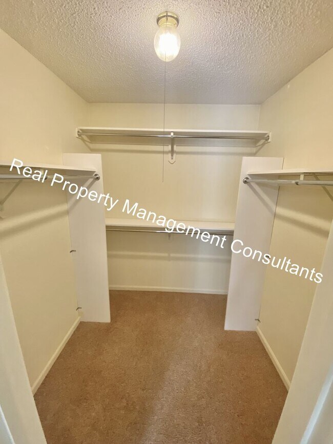 Building Photo - 2 Bedroom Custom Home in Liberty