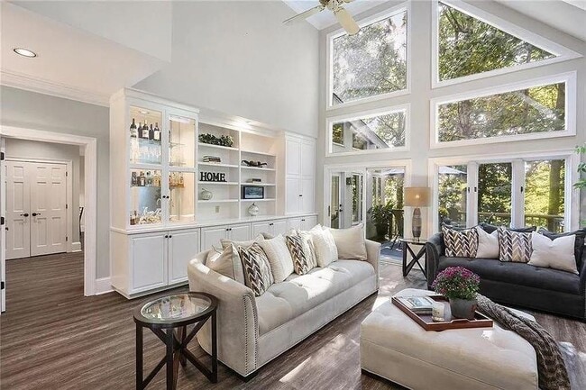 Building Photo - 930 Manchester Pl NW