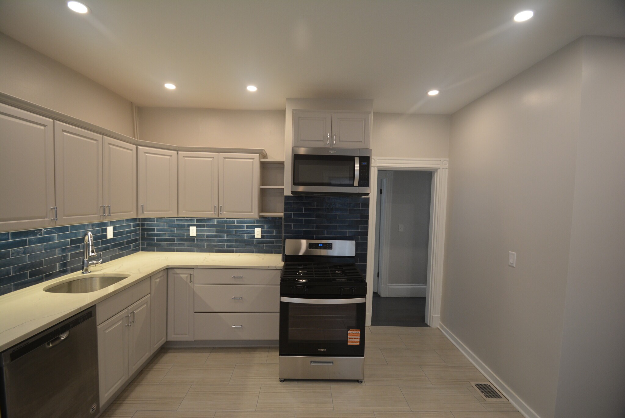 Building Photo - 31 Claybourne St