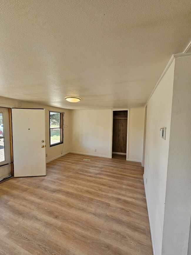 Building Photo - 89 Homestead Dr