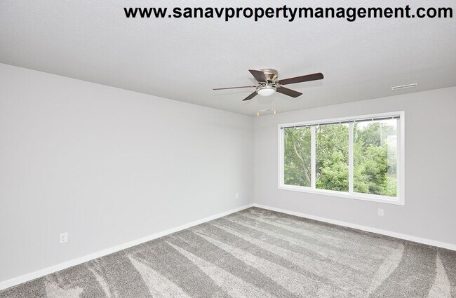 Building Photo - Spacious 3-Bedroom Home with Modern Layout...