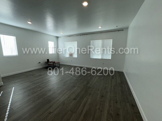 Building Photo - NO DEPOSIT option available for qualified renters!