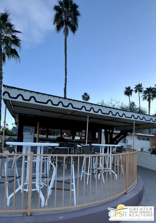 Building Photo - 1111 E Palm Canyon Dr