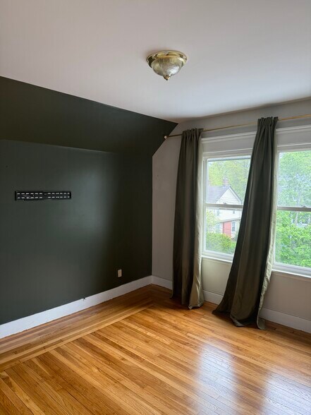 Front Bedroom - 94 Hubinger St