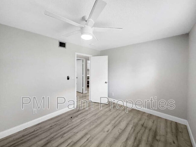Building Photo - 1291 SE Parkview Pl