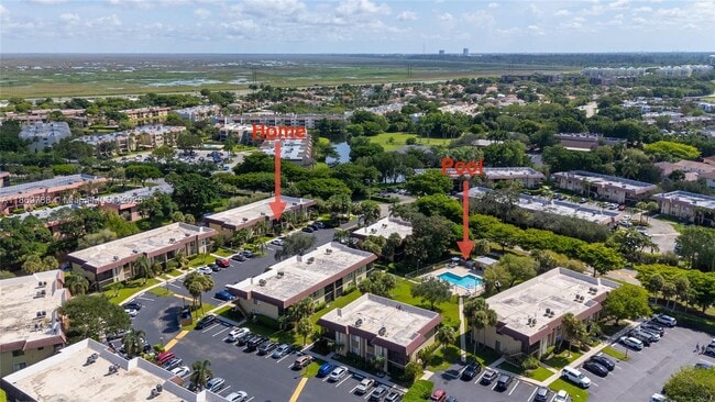 Building Photo - 301 Lakeview Dr