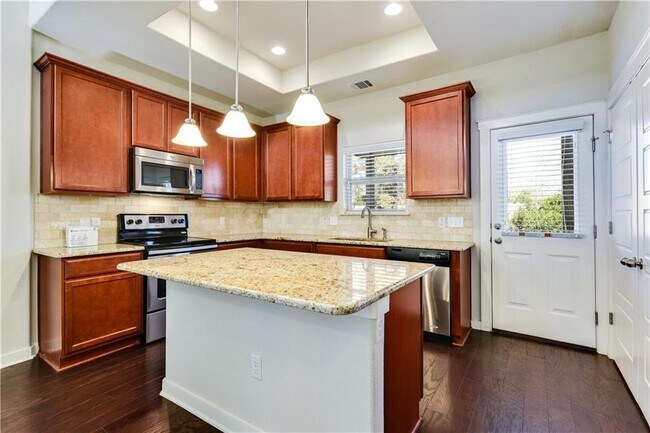 Building Photo - 3920 Kenter Crossing