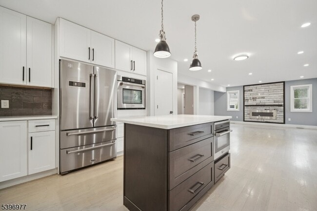 Building Photo - 134 Hillside Ave