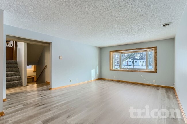 Building Photo - 4400 W 111th St