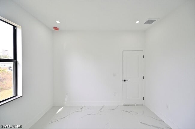 Building Photo - 4107 13th St SW