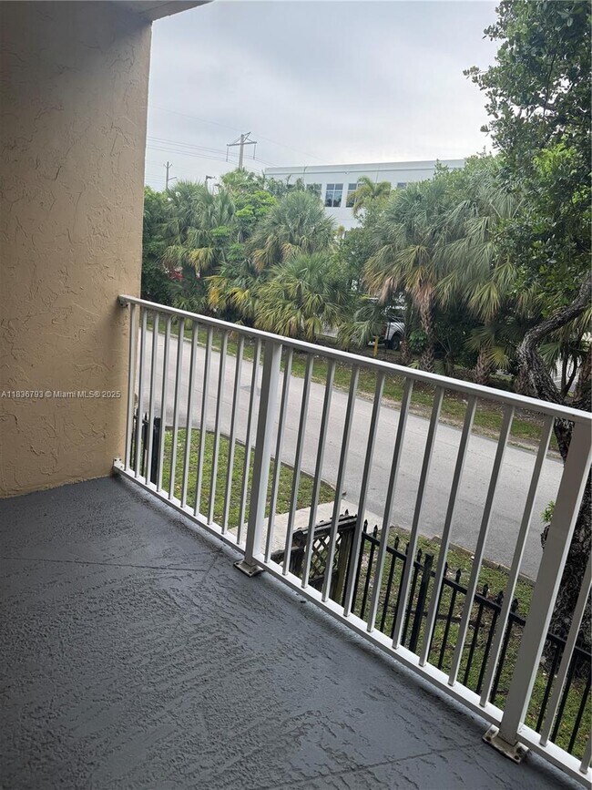 Building Photo - 5122 NW 79th Ave
