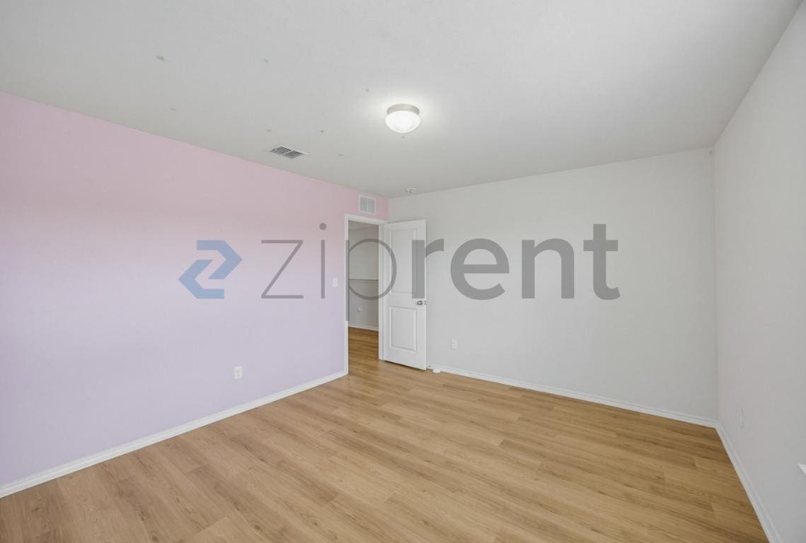Building Photo - Unit