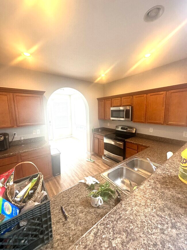 Building Photo - 7168 Marshbury Way