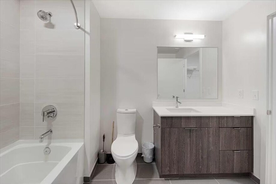 Building Photo - 1051 First St NE