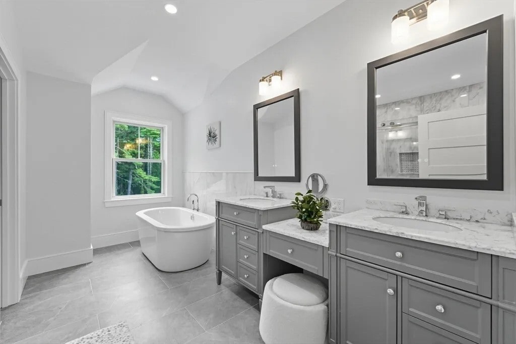 Building Photo - 22 Lincoln Rd