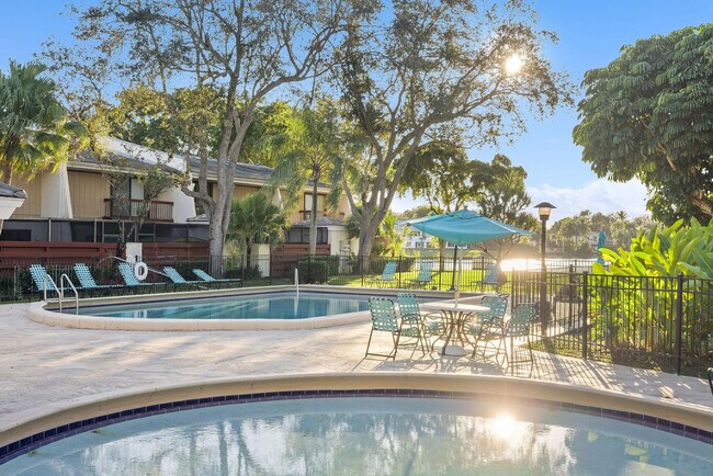 Building Photo - 3012 Willow Ln