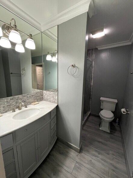 Building Photo - 901 10th St