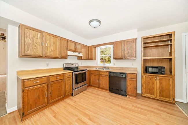 Building Photo - New Market Rental