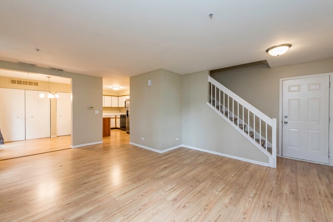 Building Photo - 1169 Orleans Dr