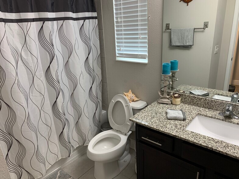 Upstairs Bathroom - 4131 N Habana Ave
