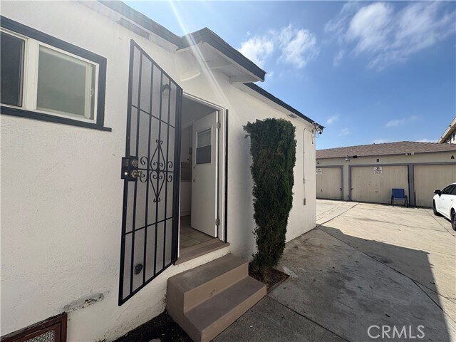 Building Photo - 4034 W 130th St
