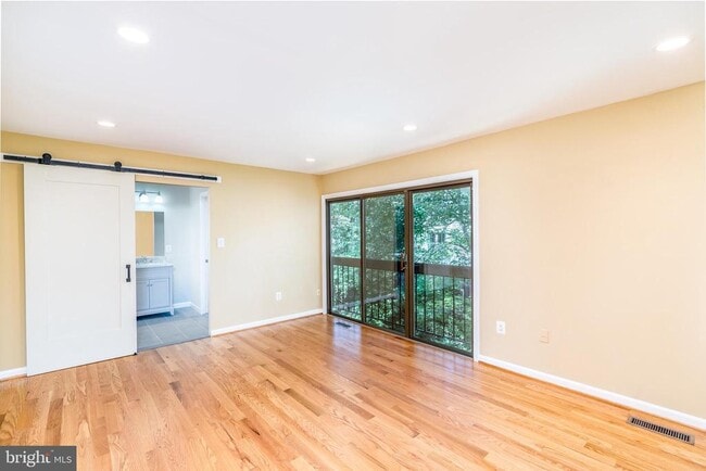 Building Photo - 3134 Delburne Ct