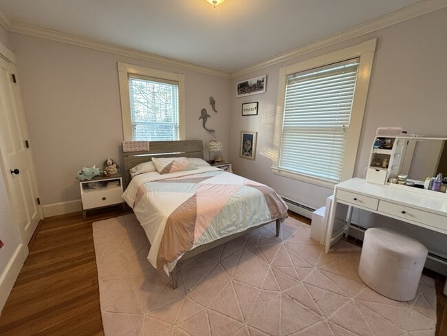 Building Photo - 35 Wellesley St