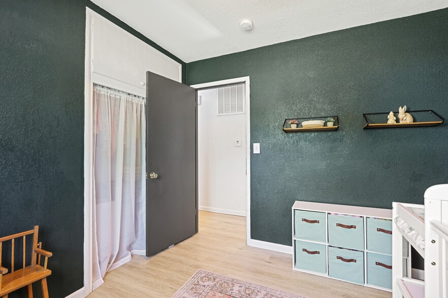 Building Photo - 2120 Rena Pl