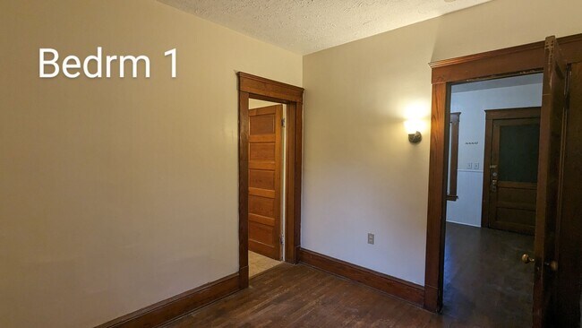 Building Photo - 3801 Mapledale Ave