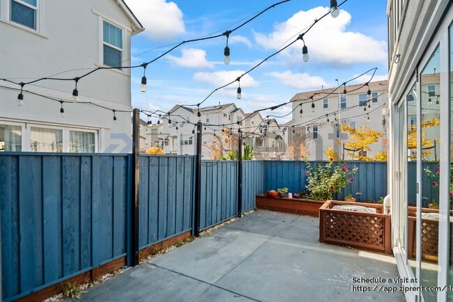 Building Photo - 8436 Compass Wy