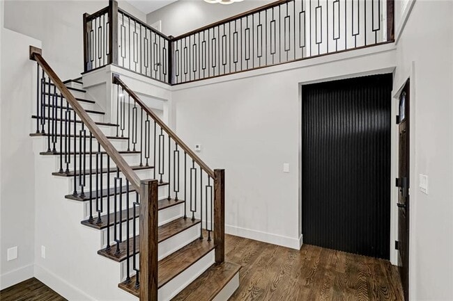 Building Photo - 1887 Shalimar Dr NE