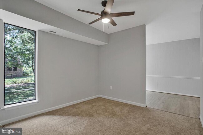 Building Photo - 15 Silverwood Cir