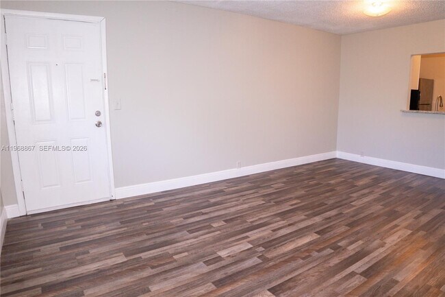 Building Photo - 4280 Woodside Dr