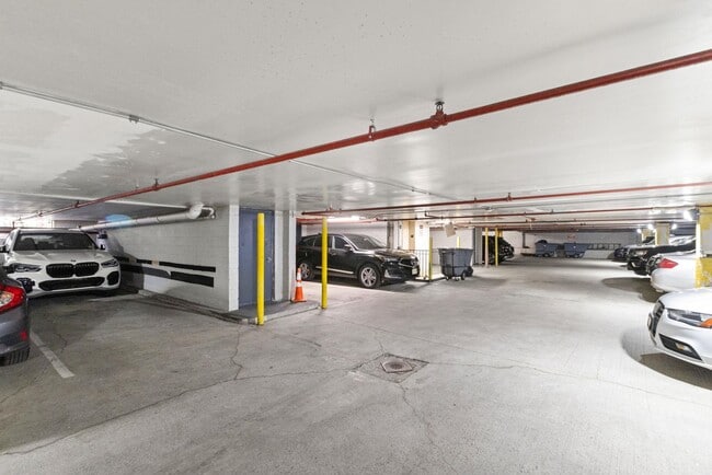 Building Photo - 510 Monroe St